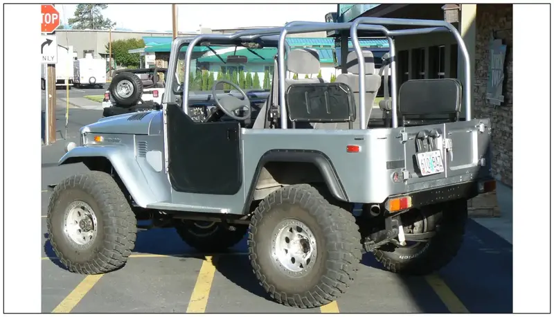 Bushwacker 30002-07 Cut-Out Style Fender Flares 1